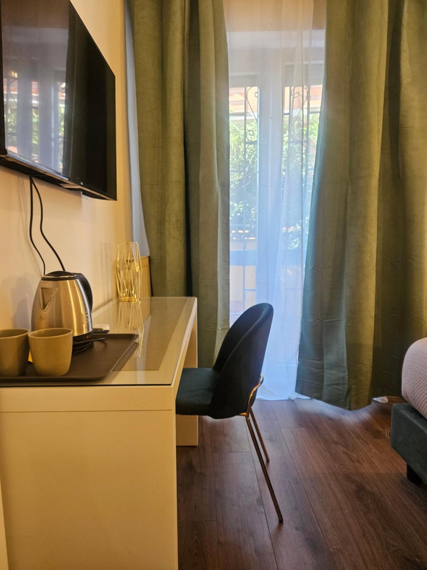 Charme Holidays Puccini Guest house
